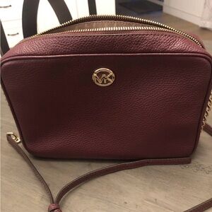 Michael Kors Large Fulton Crossbody Camera Bag - Pebbled Leather/ Gold Hardware